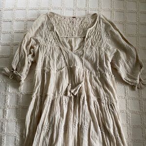 Flowy Freepeople dress with floral embroidery